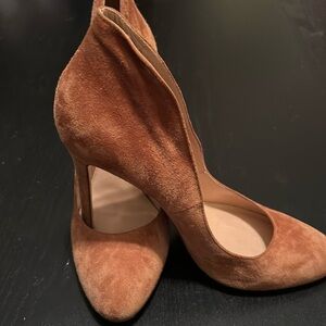 Gianvito Rossi rounded toe pumps